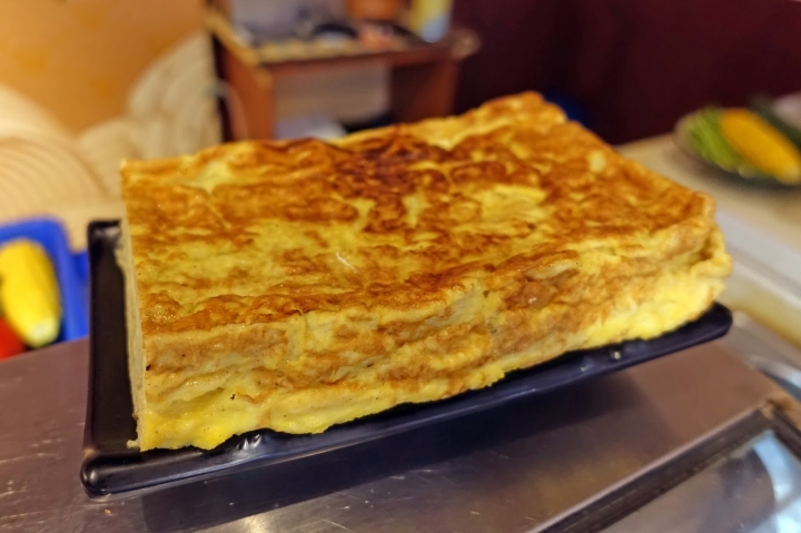 [食記] 畔の食堂。驚喜感十足的生魚片丼飯 用料超好的平價日式料理--鮑魚干貝丼、山藥四色丼(小巨蛋站)