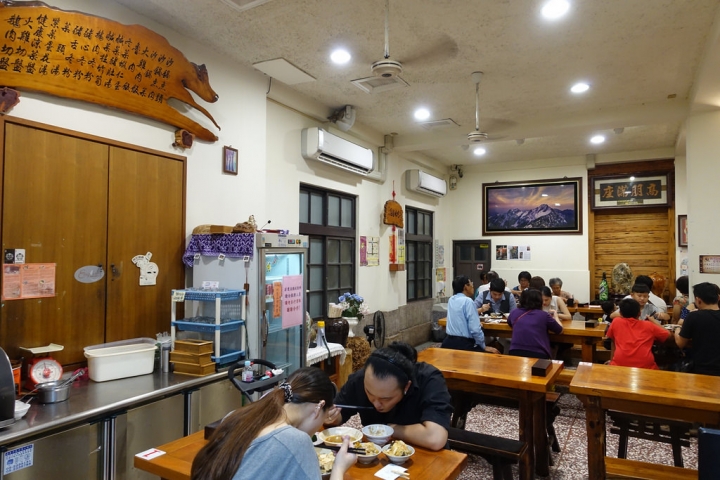 【食記】嘉義中正路。林聰明沙鍋魚頭(中正店)~人氣超旺的排隊美食