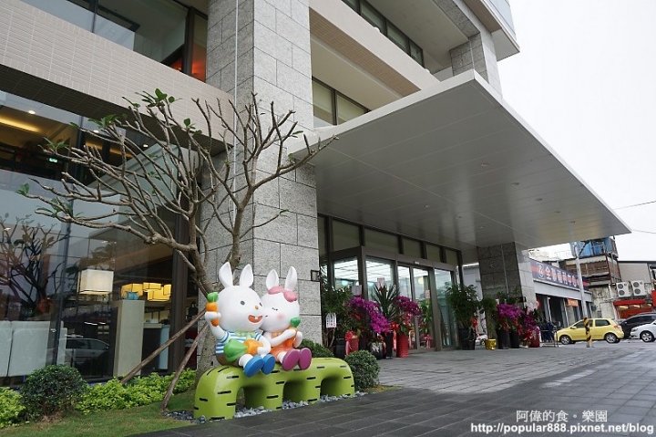 【宜蘭市】<悅川酒店>2017全新開幕的親子酒店,有超大的遊戲室,還有豐富藏書,每間客房也都有文學名著;兼具休閒與人文知性的漂亮酒店。