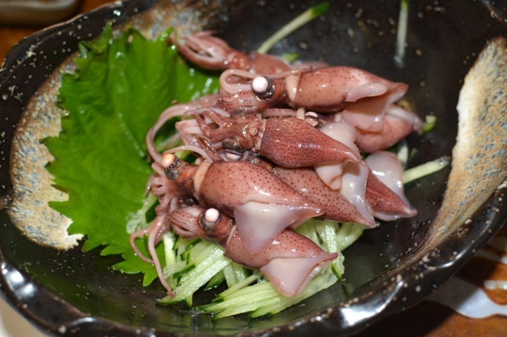 [食記] 畔の食堂。驚喜感十足的生魚片丼飯 用料超好的平價日式料理--鮑魚干貝丼、山藥四色丼(小巨蛋站)