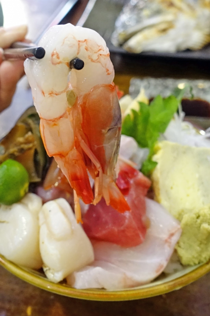 [食記] 畔の食堂。驚喜感十足的生魚片丼飯 用料超好的平價日式料理--鮑魚干貝丼、山藥四色丼(小巨蛋站)