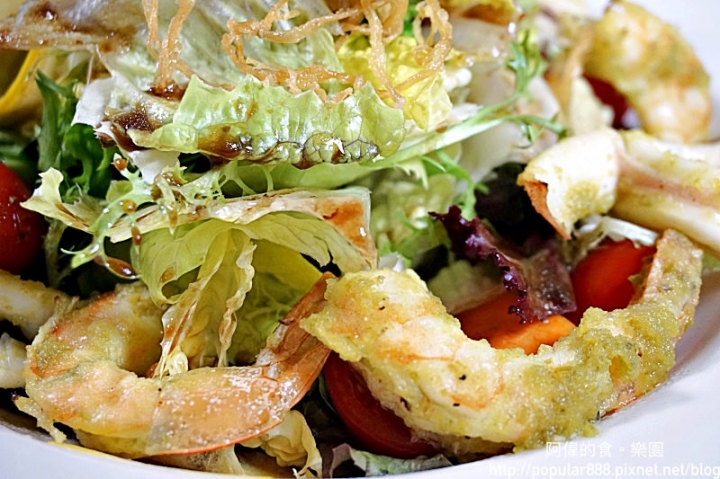 【松江南京站】 <香頌私宅洋樓>台北神秘私廚餐廳，帶點南洋風的兩層樓白色洋房，供應頂級美味料理與美酒，非常棒的用餐經驗！