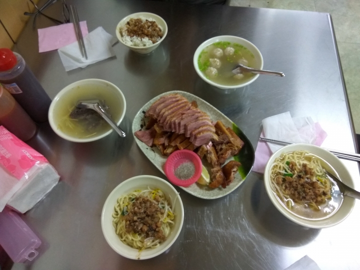 [鵝肉店/乾麵/米血]彰化市歐家鵝肉店晚餐食記~~平價,茶鵝好吃喔!