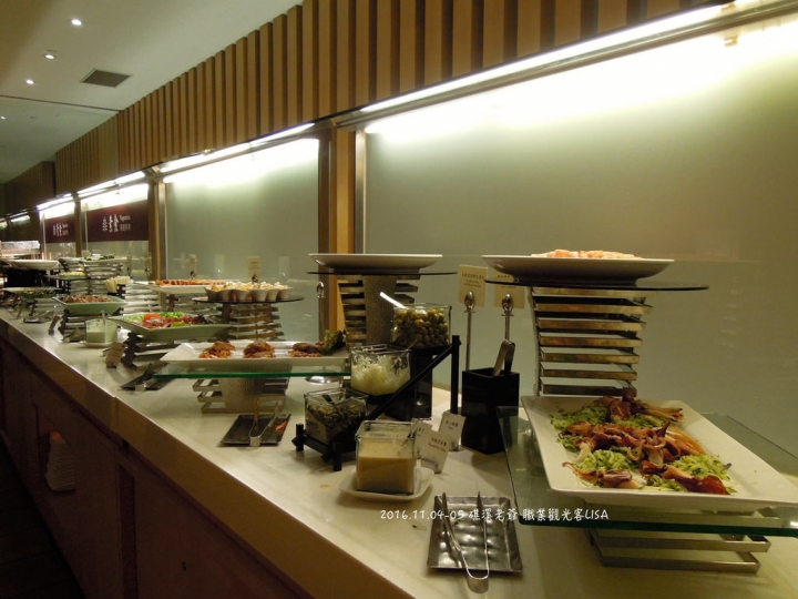 [食記] 宜蘭 礁溪 老爺酒店一泊二食 - 雲天自助餐廳吃到飽＆岩波庭宜蘭廚房日式早餐，腦子放空肚子吃飽