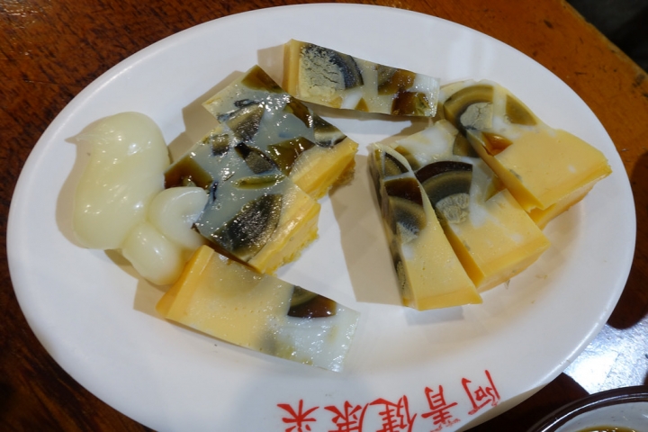 【食記】嘉義中正路。林聰明沙鍋魚頭(中正店)~人氣超旺的排隊美食