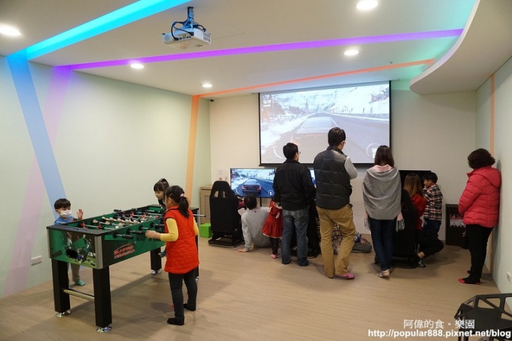 【宜蘭市】<悅川酒店>2017全新開幕的親子酒店,有超大的遊戲室,還有豐富藏書,每間客房也都有文學名著;兼具休閒與人文知性的漂亮酒店。
