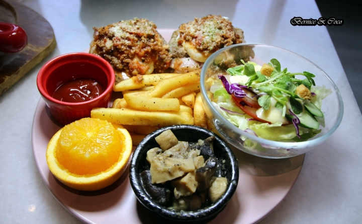 Freaks Café & Bistro 癮客餐酒館 / 誠品信義店/美食酒吧(捷運市政府站)