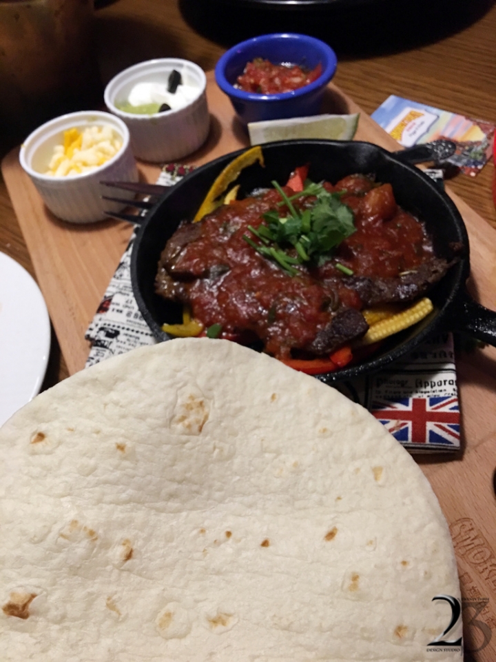 台中西屯冒煙的喬墨西哥餐廳裡面還有泰式料理西班牙料理聚會同樂好地點
