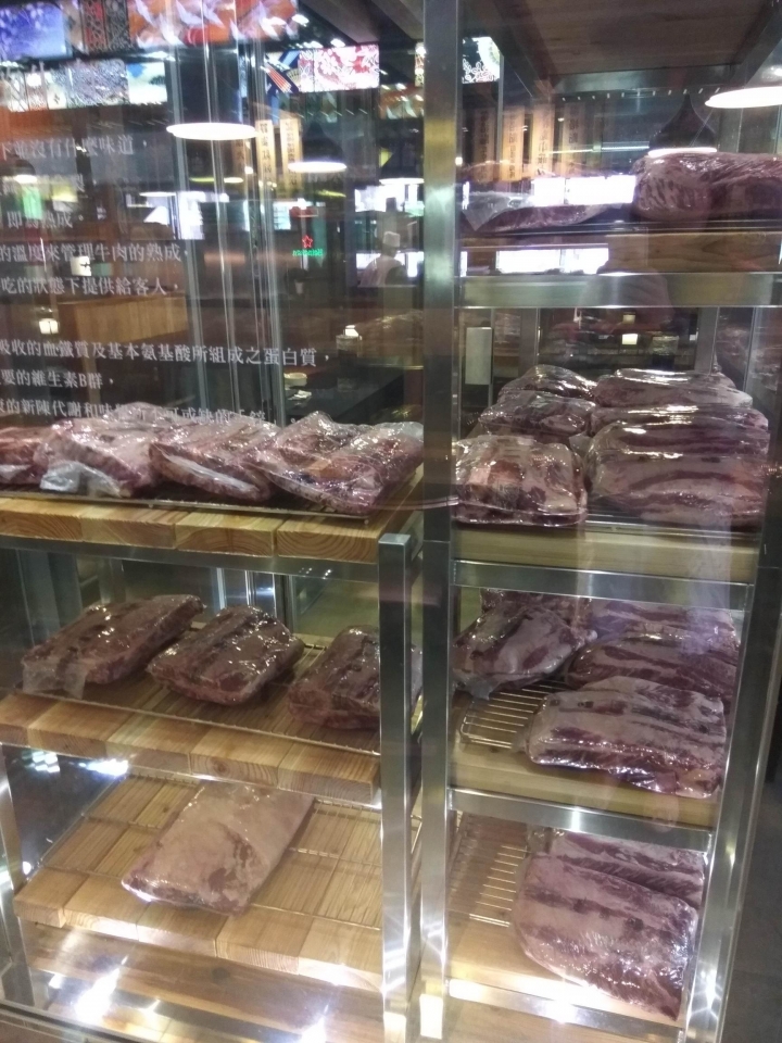 [活海鮮鐵板燒]台中大江戶町食記~日式料理風~漁市場重現~龍蝦界勞斯萊斯~玫瑰/黃金龍蝦~上等青口鰻~老饕牛肉~CP值高!
