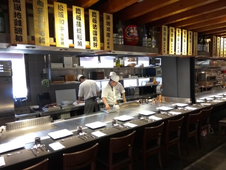 [活海鮮鐵板燒]台中大江戶町食記~日式料理風~漁市場重現~龍蝦界勞斯萊斯~玫瑰/黃金龍蝦~上等青口鰻~老饕牛肉~CP值高!