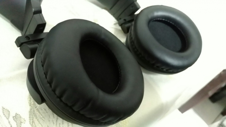 【隨手玩開箱】貓耳耳機2代無線多彩版，可換8種燈光與藍芽連結!!