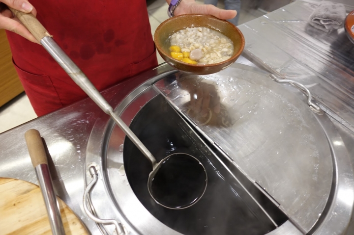 [食記] 豆花朴(中和店)。料好實在的有機豆花、燒仙草、芝麻糊! 健康取向的養身甜品!