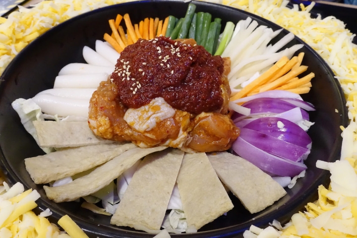 【食記】中和中山路。Omaya春川炒雞-新北中和店