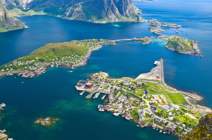 [ 北歐。挪威景點 ] 羅浮敦群島 。雷納鎮 Lofoten Reinebringen ☆羅浮敦群島最美的登山步道☆