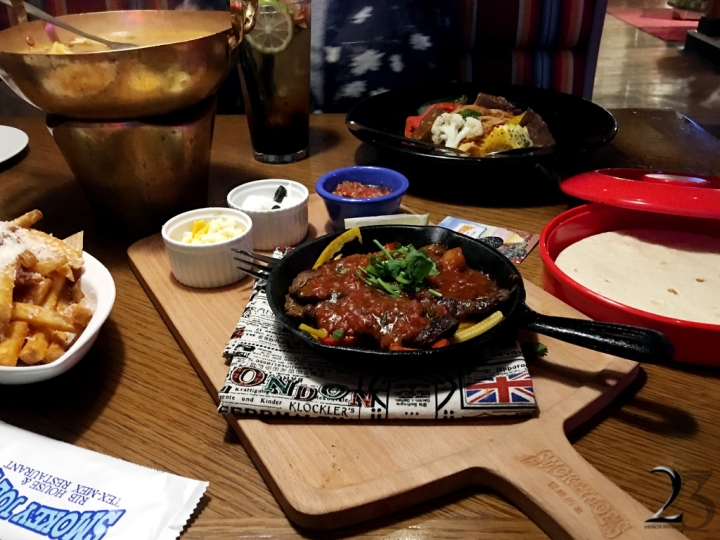 台中西屯冒煙的喬墨西哥餐廳裡面還有泰式料理西班牙料理聚會同樂好地點