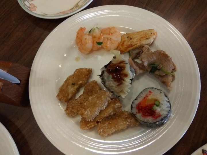 [歐式自助餐/下午茶]台中市福華飯店2F美樂琪餐廳下午茶食記~~ 蝦蟹多~甜點很好吃~~很推!