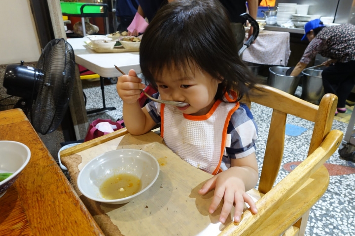 【食記】嘉義中正路。林聰明沙鍋魚頭(中正店)~人氣超旺的排隊美食