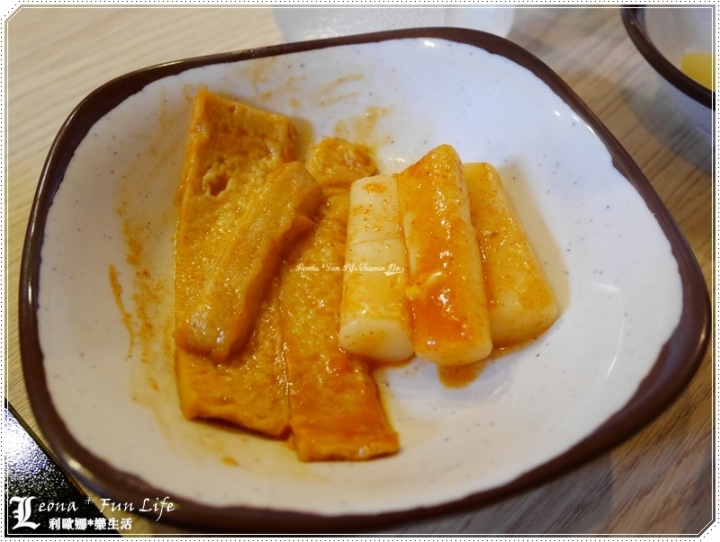 【台中 西屯】首爾必吃美食，不用出國，就能吃到原汁原味韓式年糕鍋。三清洞摩西年糕鍋（逢甲商圈旁）