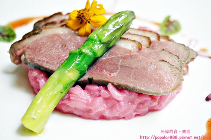 【北投溫泉】〈大地酒店〉推出"花漾套餐"迎春，結合花與美的意象，每道料理都像藝術品。五月底前限定，來趟美食溫泉之旅吧！