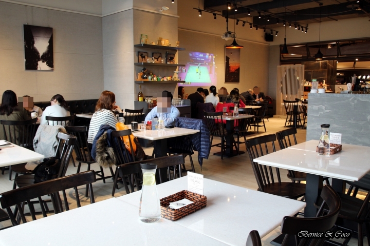 Freaks Café & Bistro 癮客餐酒館 / 誠品信義店/美食酒吧(捷運市政府站)