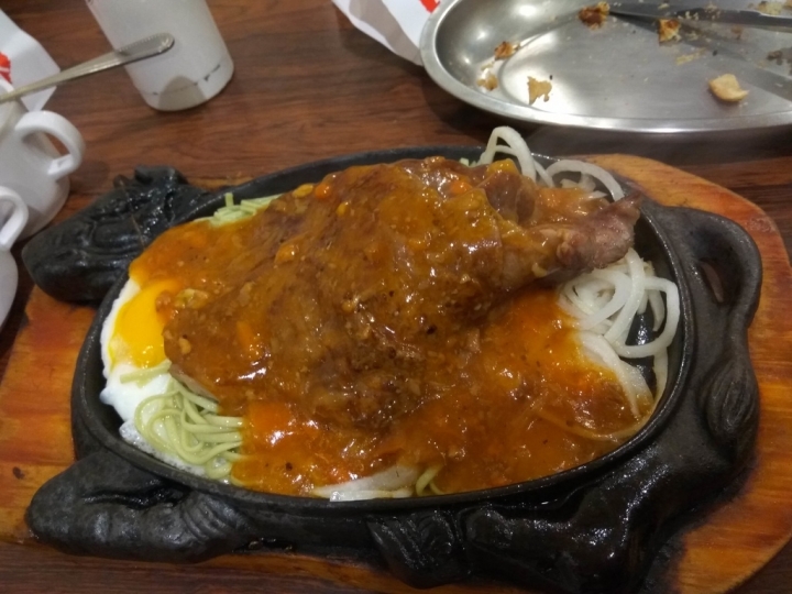 [牛排/豬排/雞排/咖啡/簡餐]彰化市慶豐牛排專賣店食記~ 開店很久的平價牛排店~ 人很多等超久