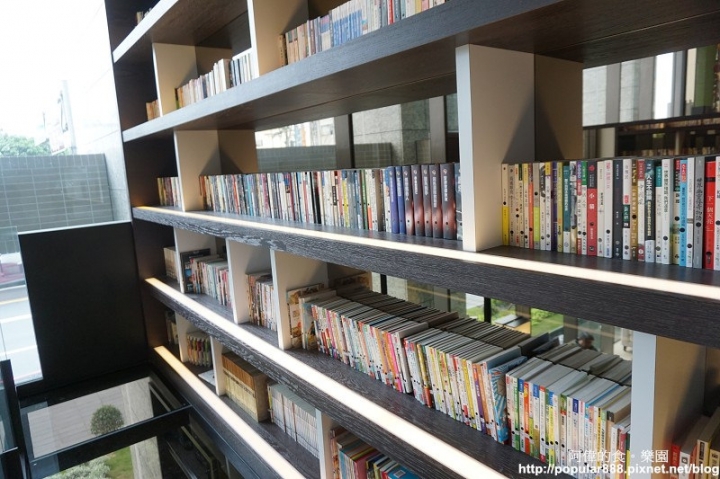 【宜蘭市】<悅川酒店>2017全新開幕的親子酒店,有超大的遊戲室,還有豐富藏書,每間客房也都有文學名著;兼具休閒與人文知性的漂亮酒店。