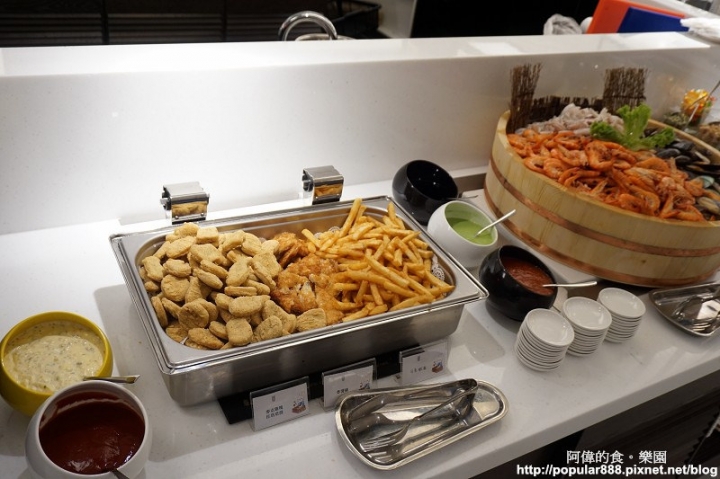 【宜蘭市】<悅川酒店>2017全新開幕的親子酒店,有超大的遊戲室,還有豐富藏書,每間客房也都有文學名著;兼具休閒與人文知性的漂亮酒店。