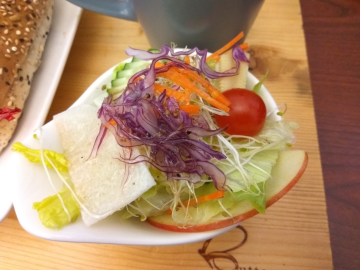 [早午餐/咖啡/麵包/飲料/蛋餅]彰化市基督教醫院附近巴特廚房早午餐食記~~生意好~ 人很多~~排隊店~