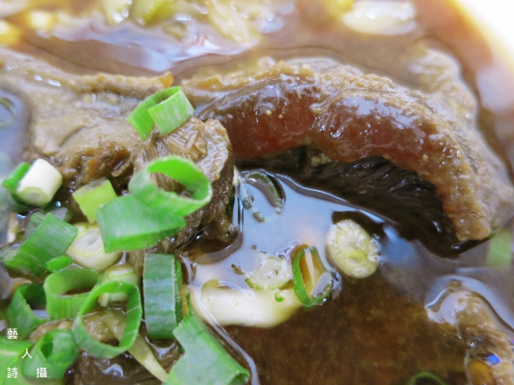 一碗80元的石牌十二號牛肉麵