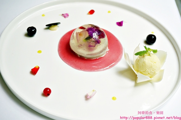 【北投溫泉】〈大地酒店〉推出"花漾套餐"迎春，結合花與美的意象，每道料理都像藝術品。五月底前限定，來趟美食溫泉之旅吧！