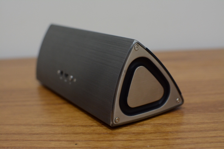[產品開箱]美國品牌聲霸SoundBot SB521藍牙喇叭--大音量適合戶外休閒活動