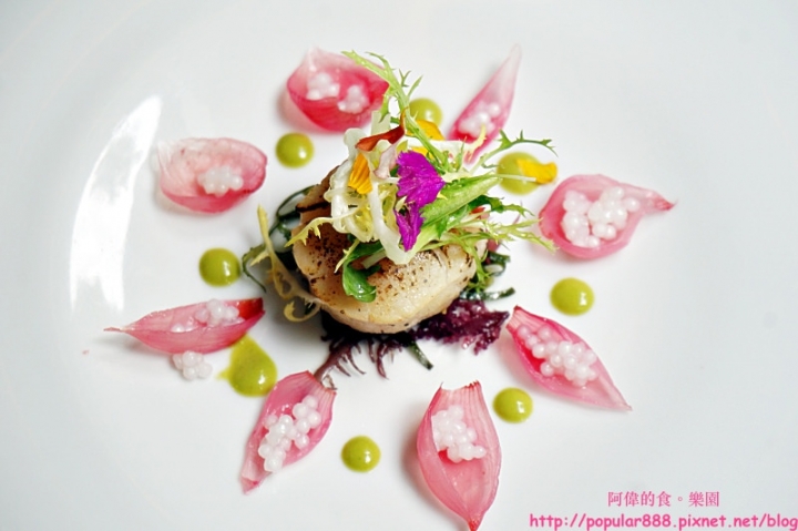 【北投溫泉】〈大地酒店〉推出"花漾套餐"迎春，結合花與美的意象，每道料理都像藝術品。五月底前限定，來趟美食溫泉之旅吧！
