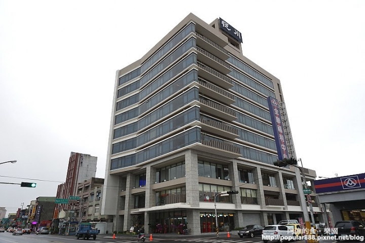 【宜蘭市】<悅川酒店>2017全新開幕的親子酒店,有超大的遊戲室,還有豐富藏書,每間客房也都有文學名著;兼具休閒與人文知性的漂亮酒店。