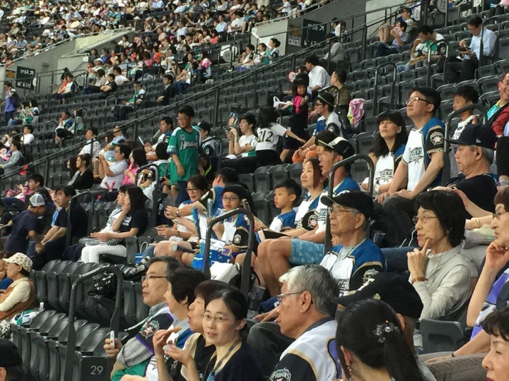 【2016 北海道親子行】帶寶寶到札幌巨蛋看球去。來幫陽岱鋼加油!!