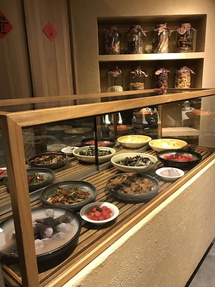 [食記] 新竹 新橋弄堂。烏魚子炒飯、湯包、蝦餃。一試成主顧!