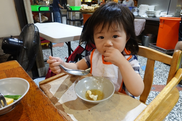 【食記】嘉義中正路。林聰明沙鍋魚頭(中正店)~人氣超旺的排隊美食