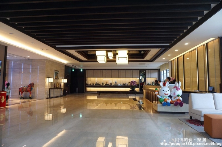 【宜蘭市】<悅川酒店>2017全新開幕的親子酒店,有超大的遊戲室,還有豐富藏書,每間客房也都有文學名著;兼具休閒與人文知性的漂亮酒店。