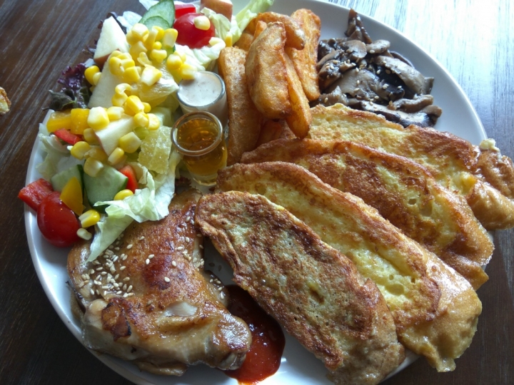 [韓式料理/鍋物/早午餐/咖啡]彰化市Misto Cafe海賊王裝潢風早午餐食記~ 平價不錯吃~ 動漫迷的最愛