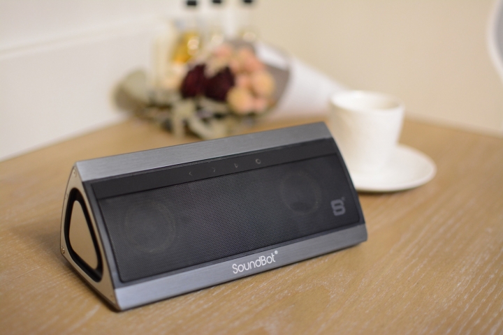 [產品開箱]美國品牌聲霸SoundBot SB521藍牙喇叭--大音量適合戶外休閒活動