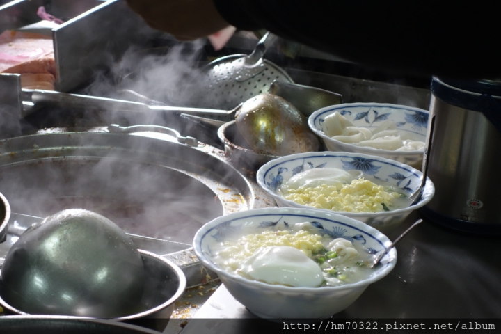 『桃園食記』-中壢龍平路．大鬍子米干 / 龍岡 / 忠貞市場 / 早餐