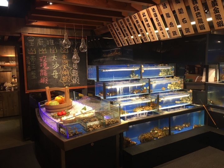 [活海鮮鐵板燒]台中大江戶町食記~日式料理風~漁市場重現~龍蝦界勞斯萊斯~玫瑰/黃金龍蝦~上等青口鰻~老饕牛肉~CP值高!
