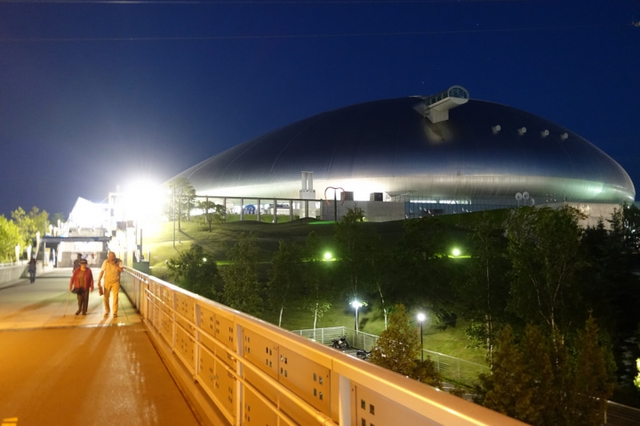 【2016 北海道親子行】帶寶寶到札幌巨蛋看球去。來幫陽岱鋼加油!!