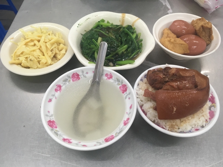 [便當/爌肉飯]彰化魚市爌肉飯~食記~生意很好~常要排隊~