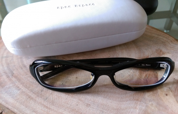 [開箱]Spec espace ES-7031+依視路A4濾藍光鏡片分享