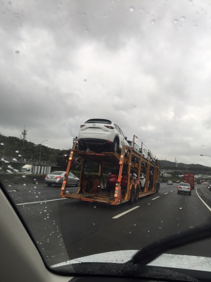 應該很快門市都看的CX-5二代目實車了