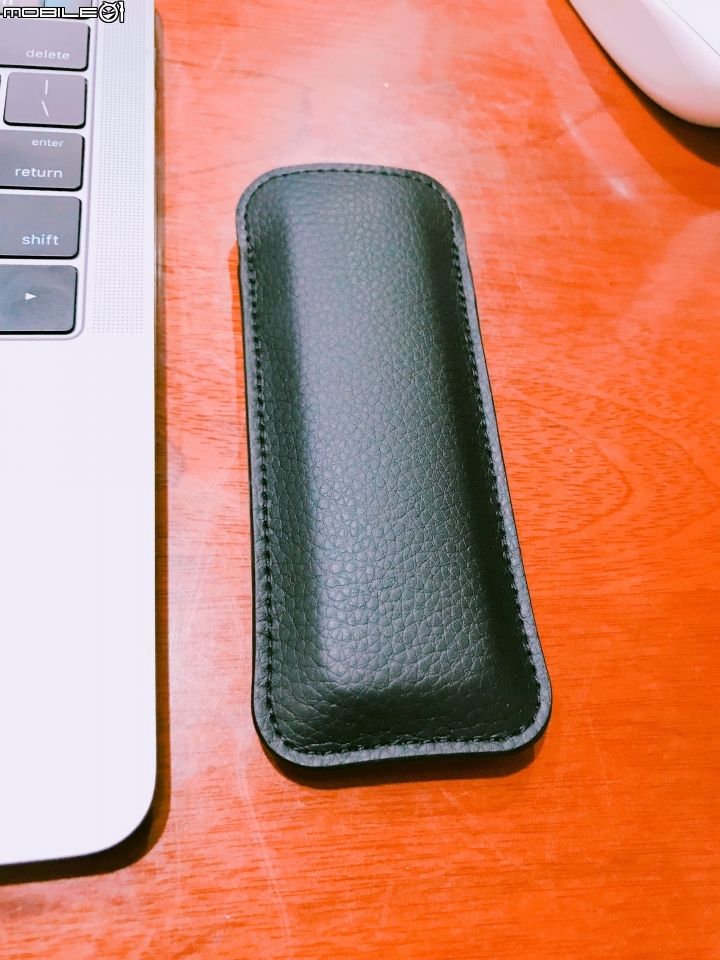「開箱圖多」HyperDrive Thunderbolt 3 USB-C HUB for MacBook Pro
