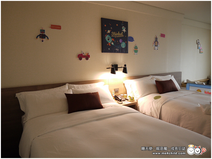 【花蓮住宿】定點玩花蓮,家族旅遊選「Just Sleep 捷絲旅」,還有免費接駁。房間房型多,兒童主題房有「娃娃屋、廚房組、積木車車」,父母更輕鬆。
