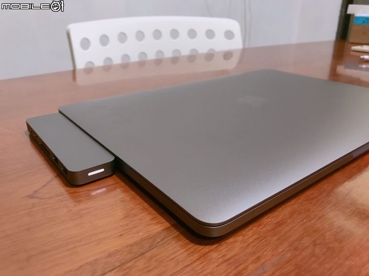 「開箱圖多」HyperDrive Thunderbolt 3 USB-C HUB for MacBook Pro