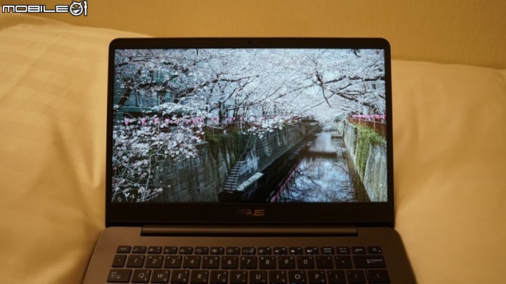 ASUS Zenbook UX430UQ石英 灰 1.25公斤Core i+ 940MX的14吋筆電