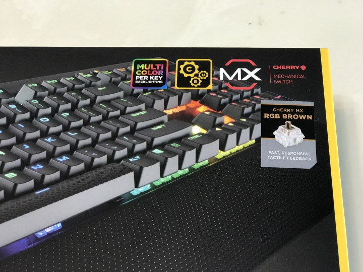 [開箱] 海盜船 K70 LUX RGB 機械式鍵盤 茶軸